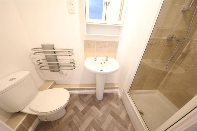 2 bed Apartment to rent Image 7
