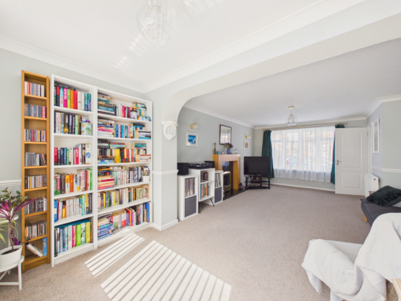 4 bed Detached for sale Image 7