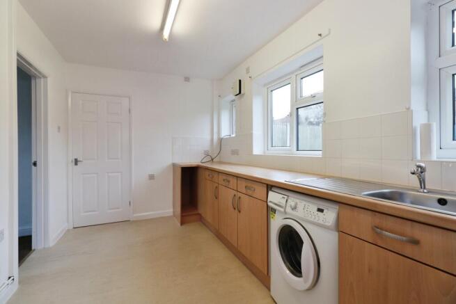 3 bed Semi-Detached for sale Image 8