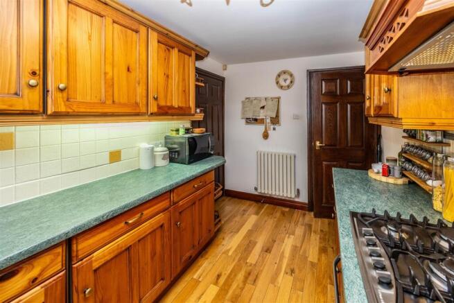 3 bed Semi-Detached for sale Image 12