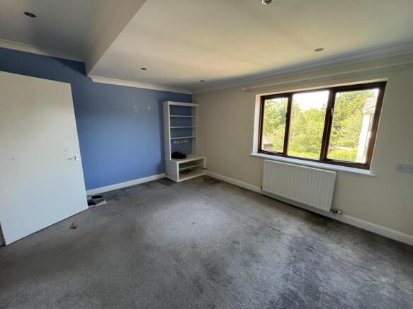 Flat 36 Emmbrook Court, Reading, Berkshire, RG6 photo 5