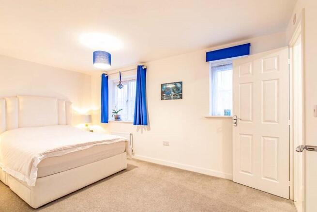 3 bed Semi-Detached to rent Image 5