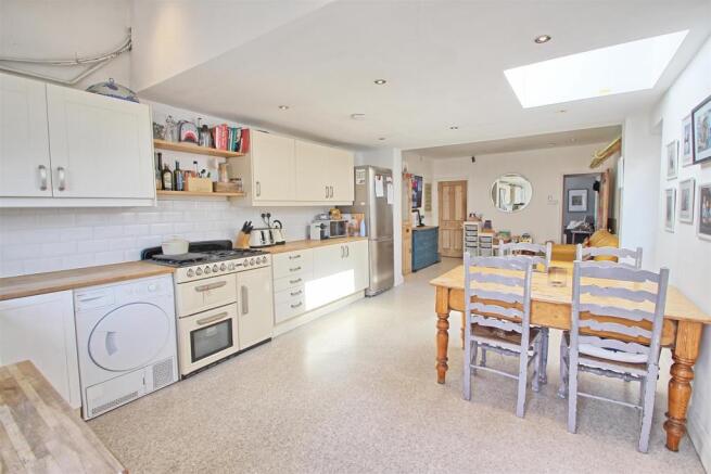 kitchen2.jpg
