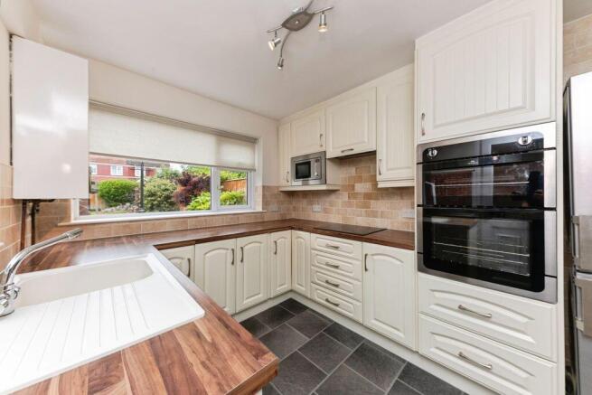 Kitchen pic 2