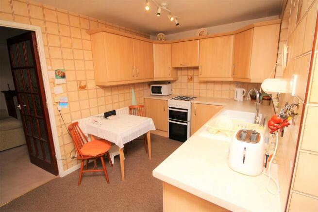 Kitchen 4.JPG