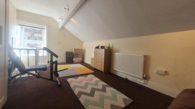 3 bed Terraced to rent Image 9