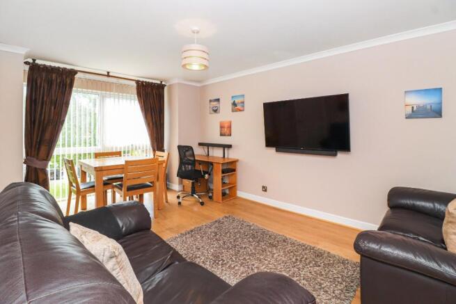 Sitting/dining room