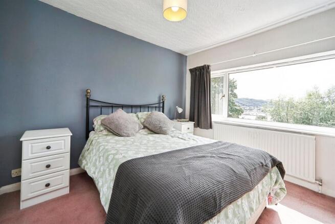 4 bed Detached for sale Image 12