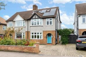 72, Strathmore Avenue, Hitchin SG5 1ST
