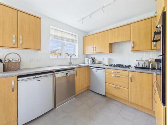 4 bed Town House for sale Image 8