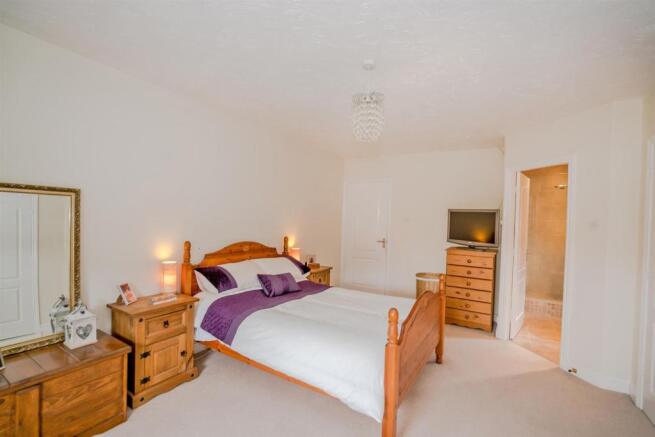 Fremantle Drive, Cannock, WS122GY-22.jpg