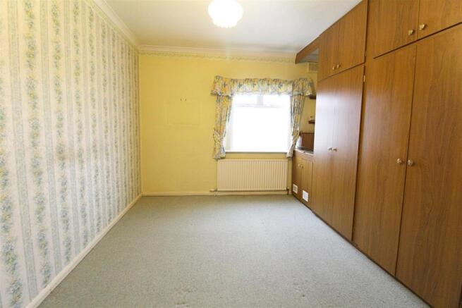 BEDROOM 2