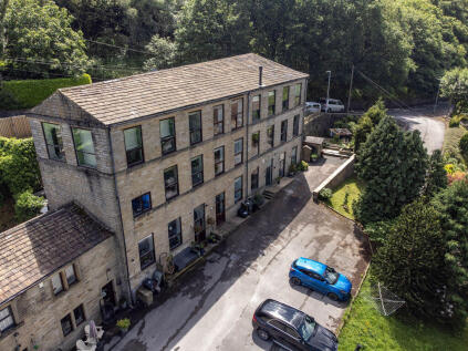 7 Upper Bank Houses, Beestonley Lane, Bankisland HX4 9PT