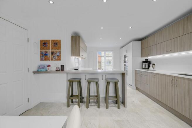 Brownset Drive, Kingsmead, Milton Keynes, MK4 photo 4