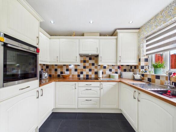 2 bed Terraced Bungalow for sale Image 5