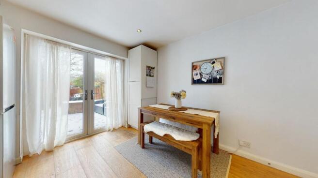 KITCHEN/DINING ROOM