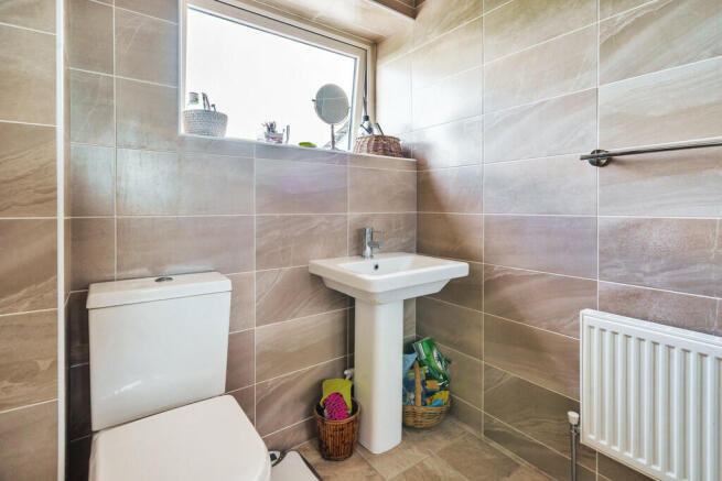 En-suite to bedro...