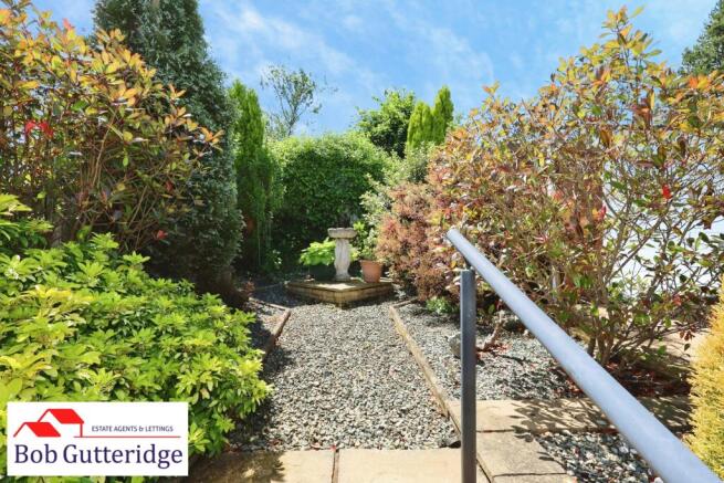 ENCLOSED REAR GARDEN