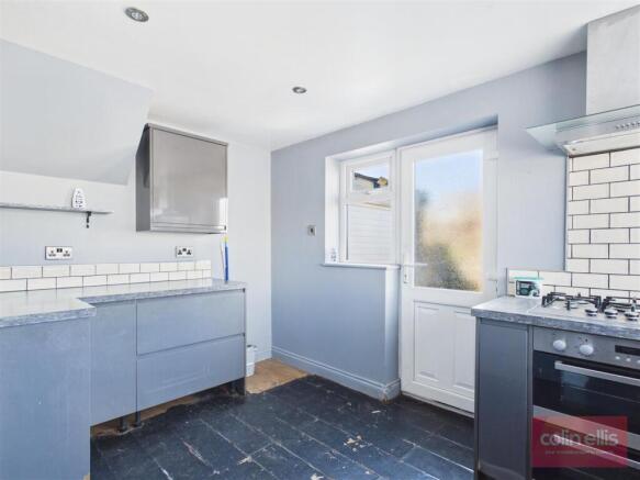 3 bed Semi-Detached Bungalow for sale Image 4