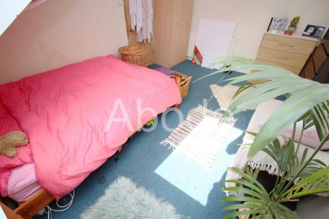 3 bed House to rent Image 8