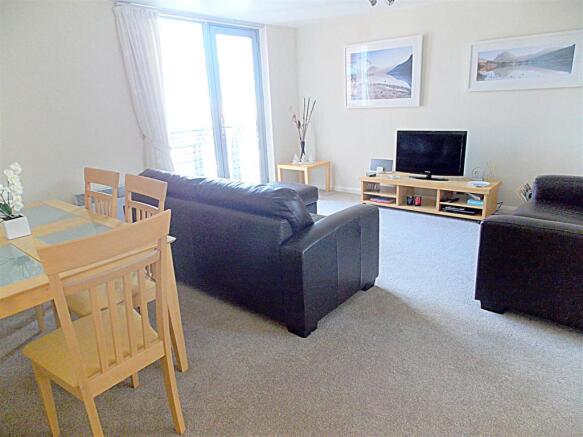 lounge 3.JPG