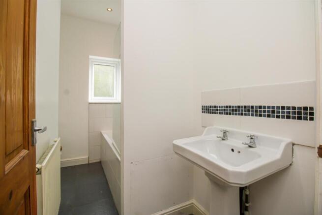 2 bed Terraced for sale Image 5