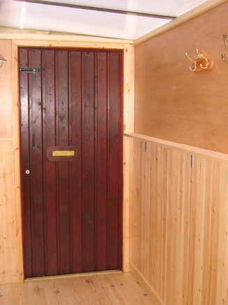 Enclosed Lean-to