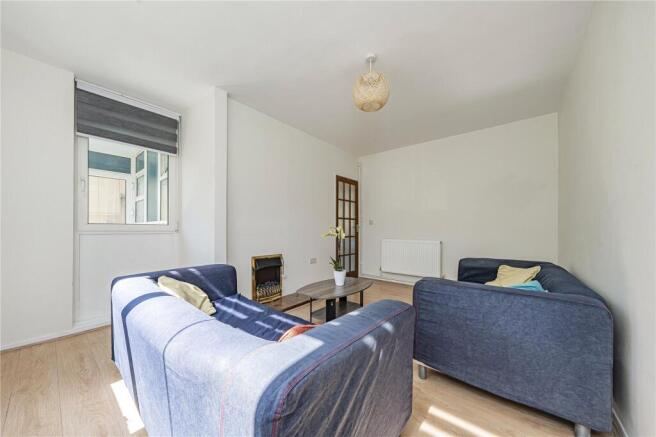 Wainford Close, London, SW19 photo 4