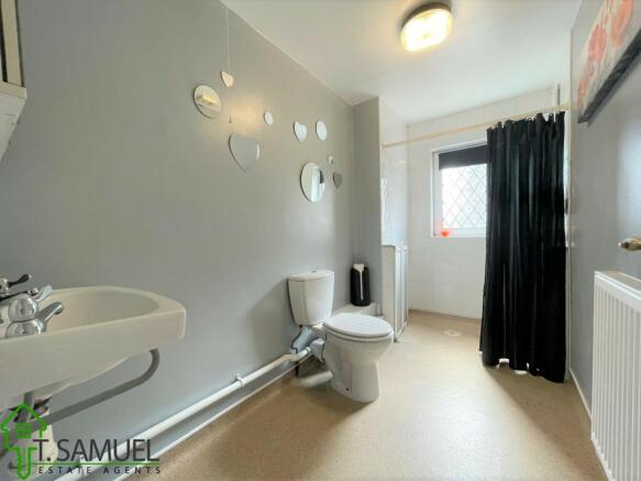 BATHROOM A