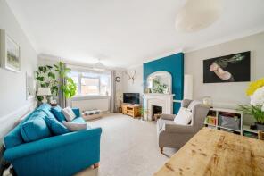 76, West Mead, Ruislip HA4 0TL