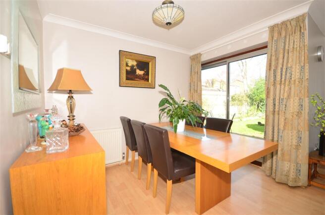 Lounge/Dining Area