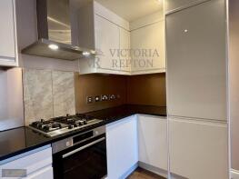 Flat 10, 26 28 Perry Court, Old London Road, Kingston Upon Thames KT2 6QD
