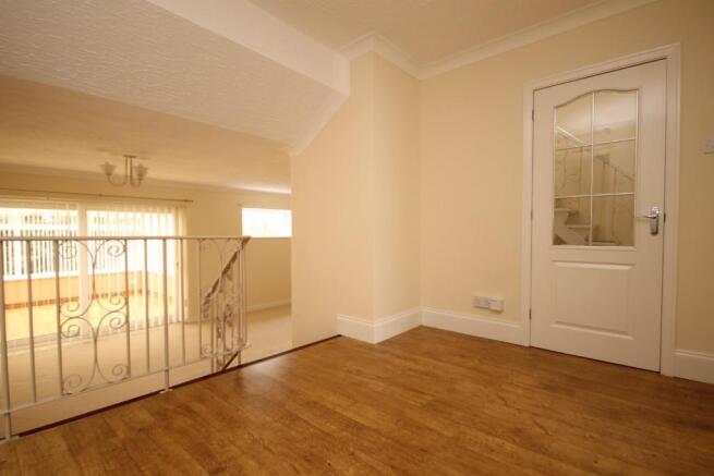 DINING ROOM.JPG