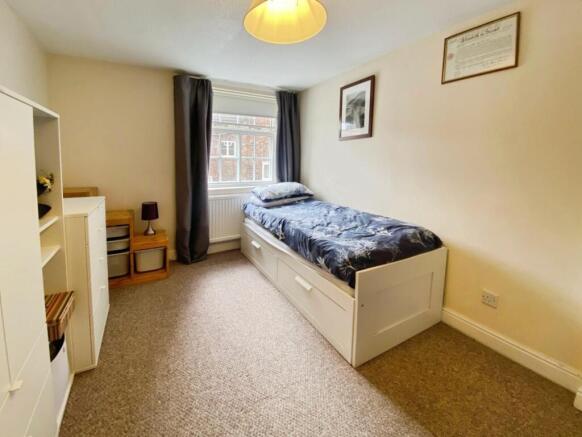 3 bed Apartment for sale Image 11