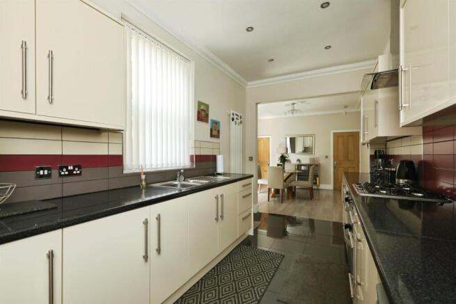 3 bed Terraced for sale Image 6