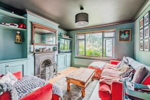 9, Knole Grove, East Grinstead RH19 2AL
