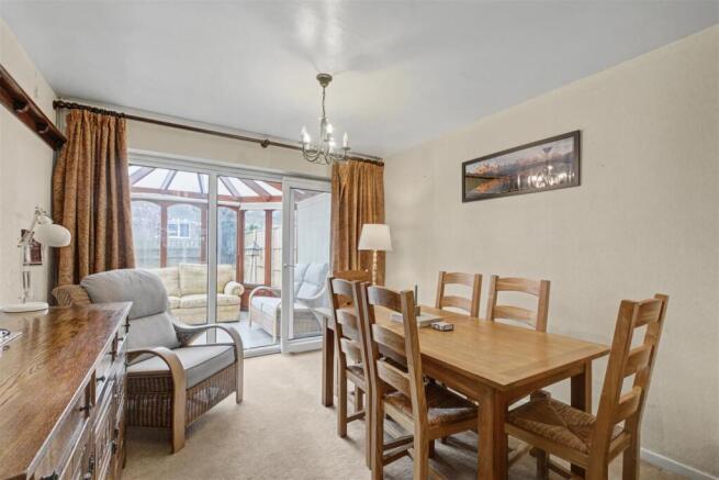 Lounge/Dining Room