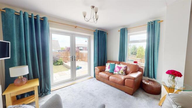 4 bed Semi-Detached for sale Image 5