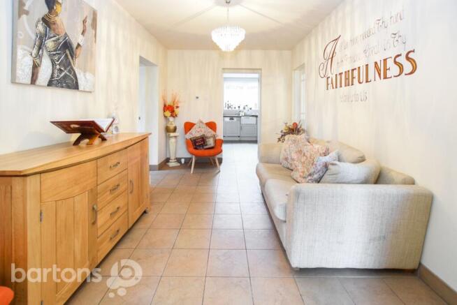 4 bed House for sale Image 6