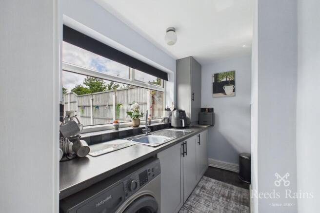 2 bed Terraced for sale Image 9