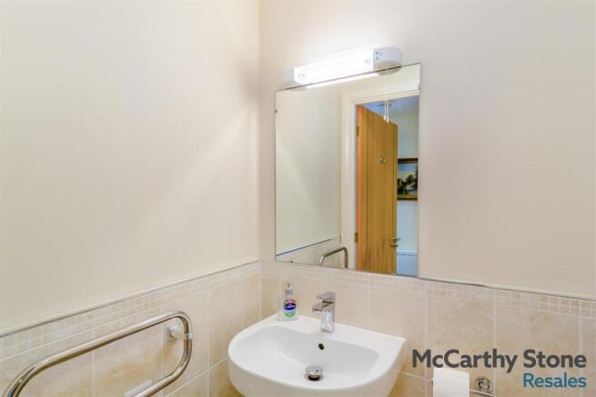 2 bed Apartment for sale Image 8