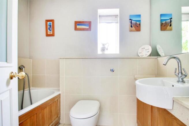 Family Bathroom.jpg