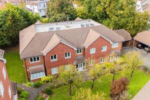 Flat 7, Hayter Lodge, Springfield Gardens, West Wickham BR4 9FE