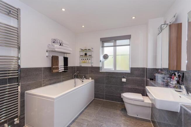 En Suite Bathroom