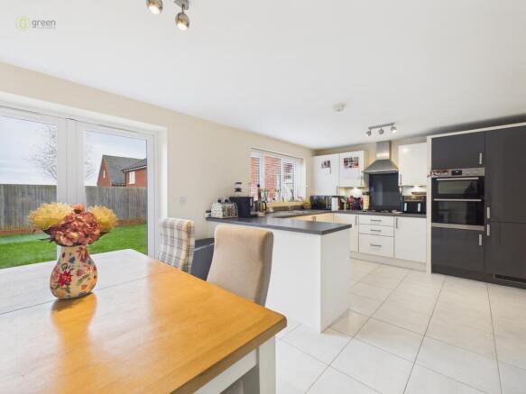 cam04425g0pr0355still011