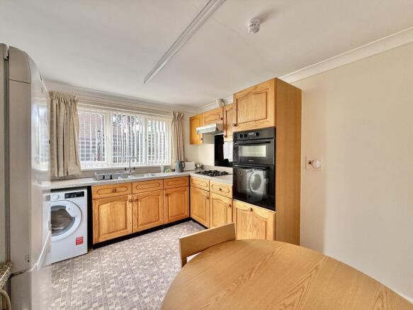 3 bed Detached Bungalow for sale Image 7