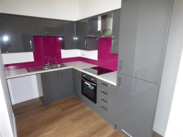 Apt 10 Whitley Mill - Kitch.JPG