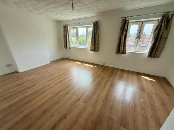 3-bedroom Maisonette near Plaistow