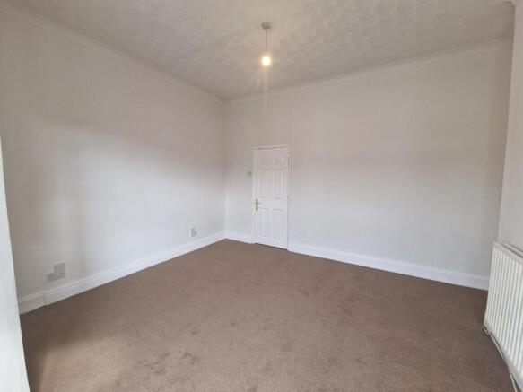 3 bed Terraced to rent Image 10