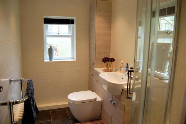 GROUND FLOOR SHOWER 